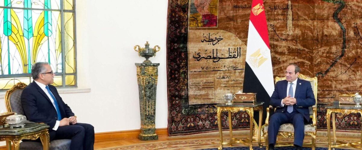 السيسي يستقبل الدكتور خالد العناني بعد فوزه مديرًا عامًا لليونسكو ويؤكد: فوز تاريخي يجسد تقدير العالم لمكانة مصر الحضارية