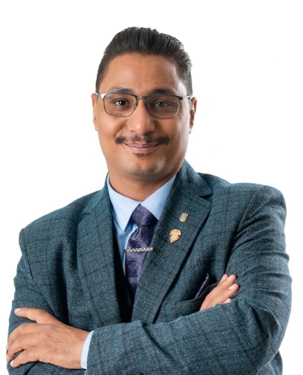 الاستاذ / احمد الطيب